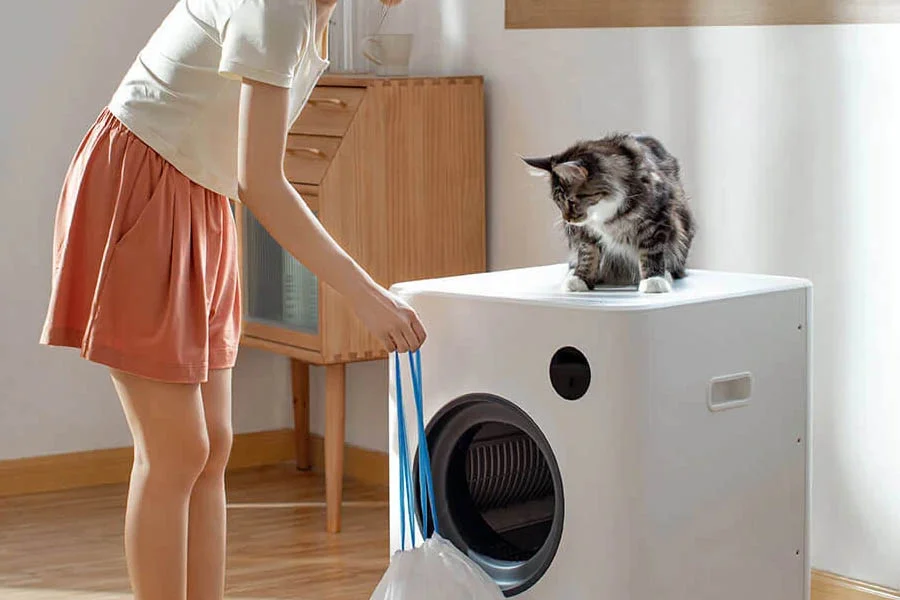litter box for two cats